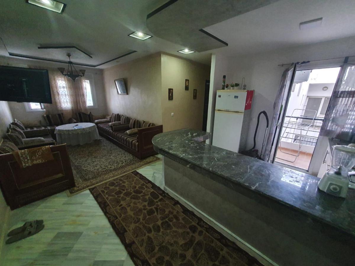 Lovely Two Bedrooms Apartment Tangier Bagian luar foto